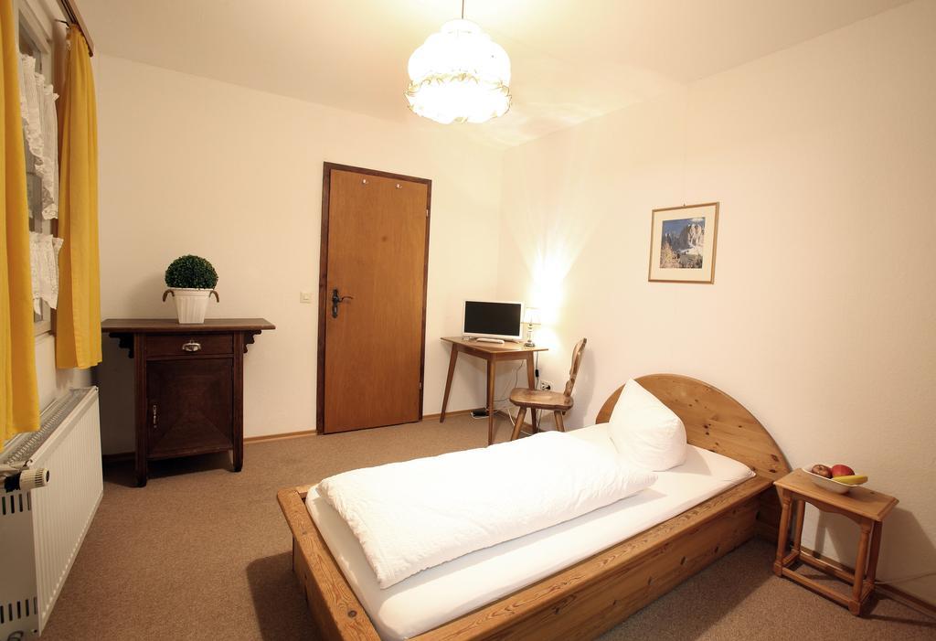 Gasthof Blaue Gams Ettal Room photo